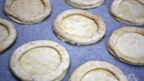 творожные тарталетки с куриным салатом