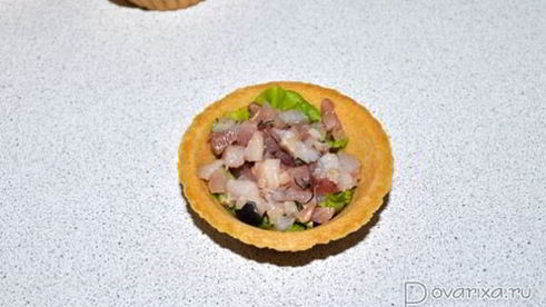 закуска с селедкой и свеклой в тарталетках