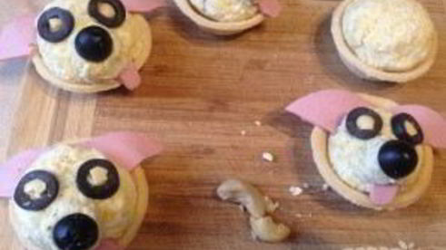 закуска в тарталетках собачки