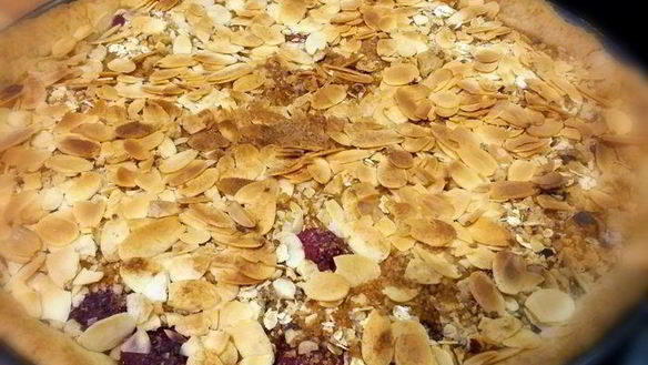 Рецепт Фруктовый тарт с овсяным штрейзелем