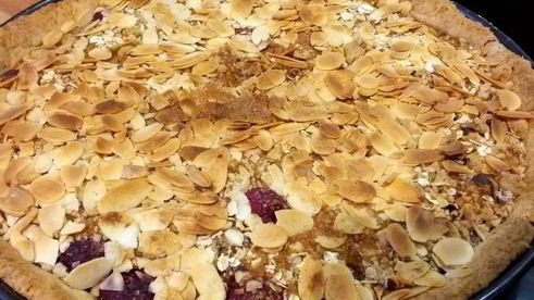 фруктовый тарт с овсяным штрейзелем