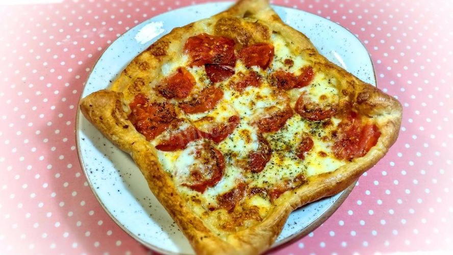 Рецепт капрезе тарт с томатами и сыром моцарелла