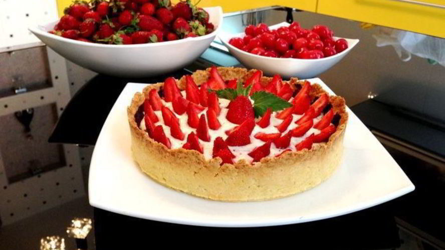 Рецепт клубничный тарт с творожным кремом и шоколадом