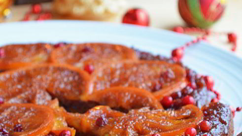 пряничный тарт татен с апельсином и брусникой