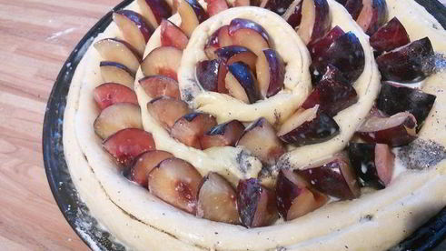 сливовый тарт с маковой начинкой