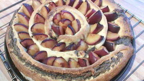 сливовый тарт с маковой начинкой