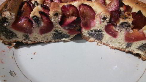 сливовый тарт с маковой начинкой