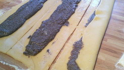 сливовый тарт с маковой начинкой