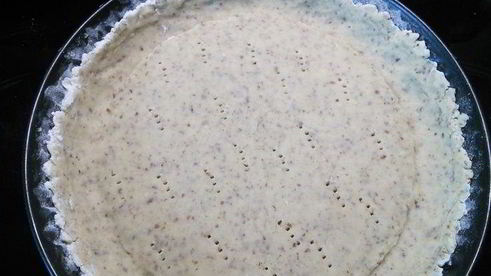 сливовый тарт с ореховым безе