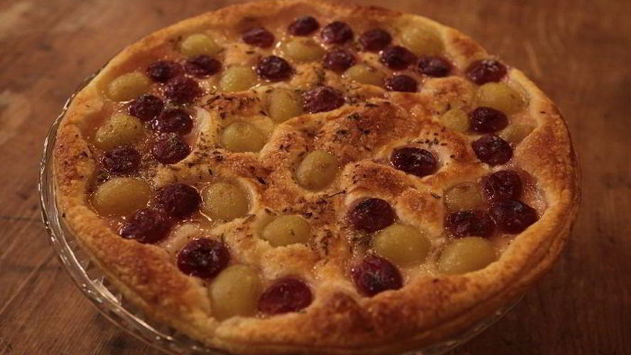 Рецепт тарт из слоеного теста с сахарным виноградом