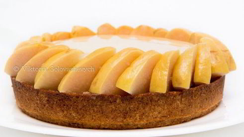 тарт с айвой и сырным муссом