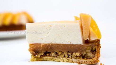 тарт с айвой и сырным муссом