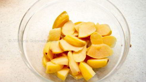 тарт с айвой и сырным муссом