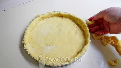 тарт с кремом из пудинга и клубники