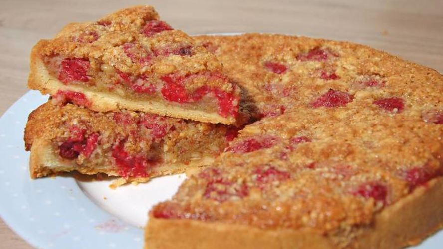 Рецепт тарт с малиной и кедровыми орешками