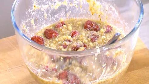 тарт с малиной и кедровыми орешками