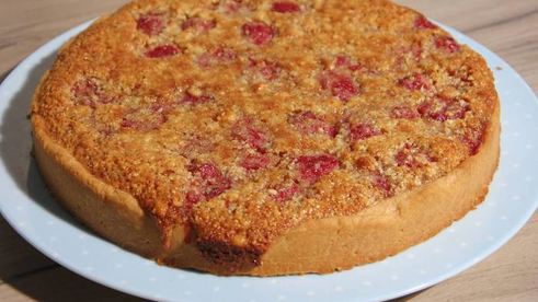 тарт с малиной и кедровыми орешками