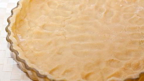 тарт с малиной и розмариновым кремом