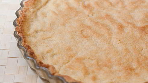 тарт с малиной и розмариновым кремом