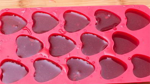 тарт с малиной и розмариновым кремом