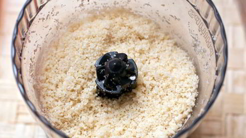 тарт с малиной и розмариновым кремом