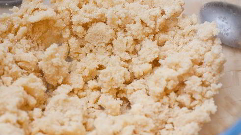 тарт с малиной и розмариновым кремом