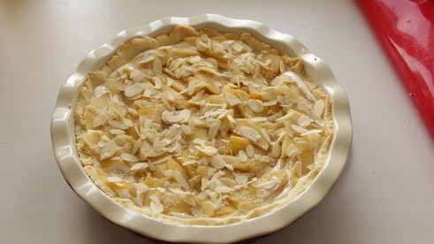 тарт с миндалем и яблоками