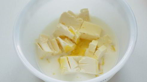 тарт с ревенем и миндальным кремом