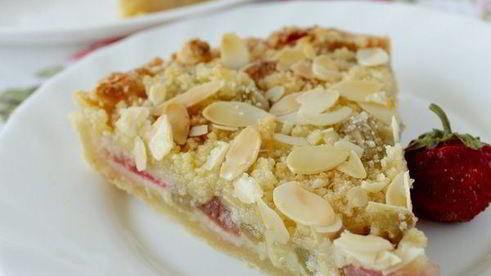 тарт с ревенем и миндальным кремом