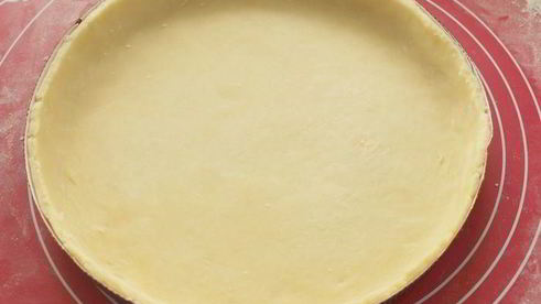 тарт с ревенем и миндальным кремом