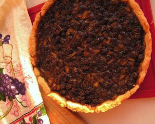 Тарт с ревенем и земляничным вареньем