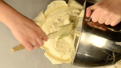 тарт с рикоттой, лимонной цедрой и цукатами