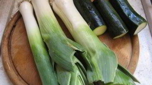 тарт с цукини и молодым пореем