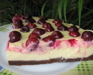 Тарт с творогом и вишней