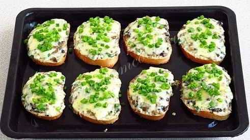 тартинки с грибами и творогом