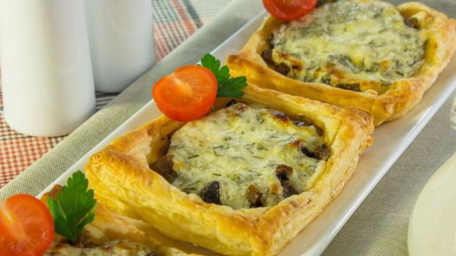 Рецепт тарты с грибами под сметанно-сырным соусом