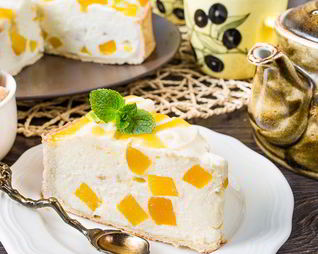 Творожный тарт с персиками