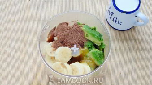 вегетарианский тарт с бананом и авокадо