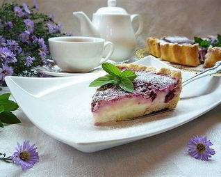 Вишневый тарт с лаймом и заварным кремом