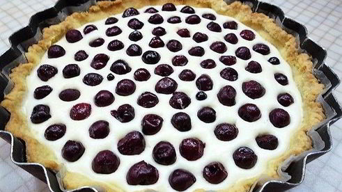 вишневый тарт с лаймом и заварным кремом