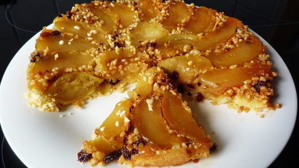 Рецепт Яблочный тарт Татен с орешками и изюмом