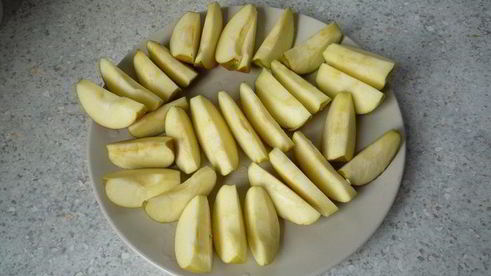 яблочный тарт татен с орешками и изюмом