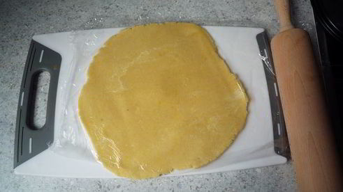 яблочный тарт татен с орешками и изюмом