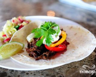 Тортильяс с говядиной, перцем и луком
