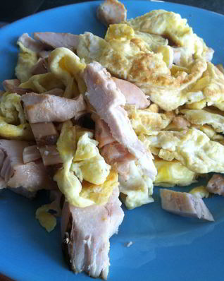 Яичница с курицей