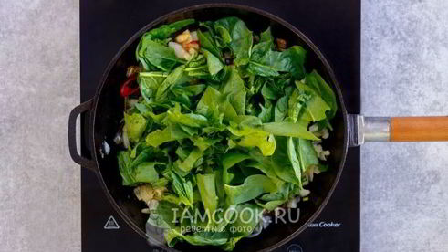 яичница со шпинатом