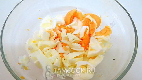 яйца, жаренные в скорлупе