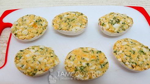 яйца, жаренные в скорлупе