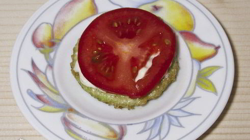 закуска из жареных кабачков с помидором