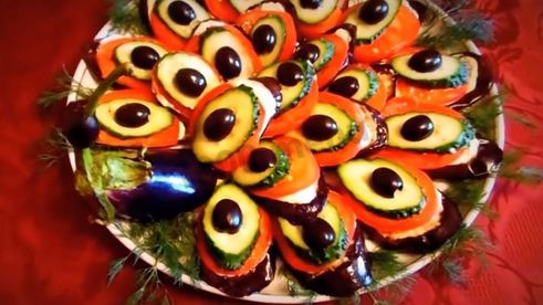 закуска павлиний хвост из баклажан быстро и просто